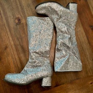 Girls Glitter silver gogo boots fits 2-3
